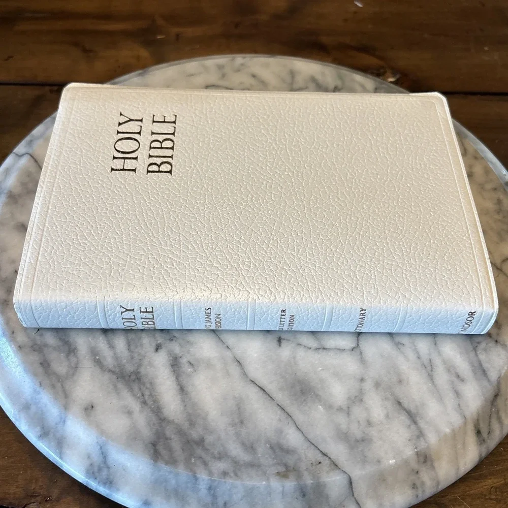 VTG 1976 Cedar Bible Safe Box With‎ Windsor King James Red Letter Ed Slim Bible